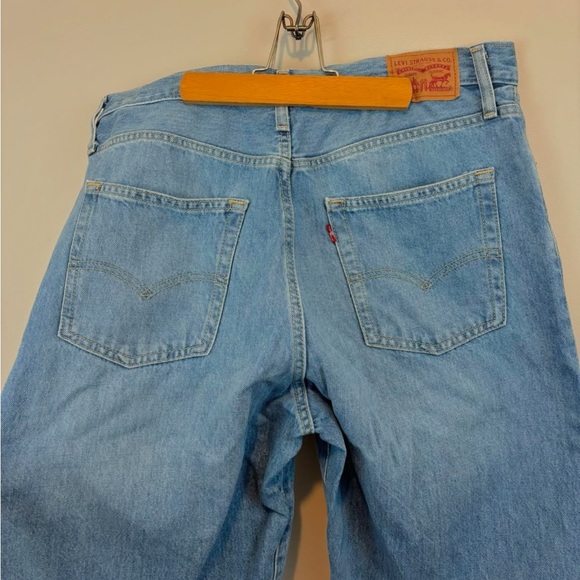 Levi’s light wash distressed ‘94 baggy jean - Picture 7 of 8